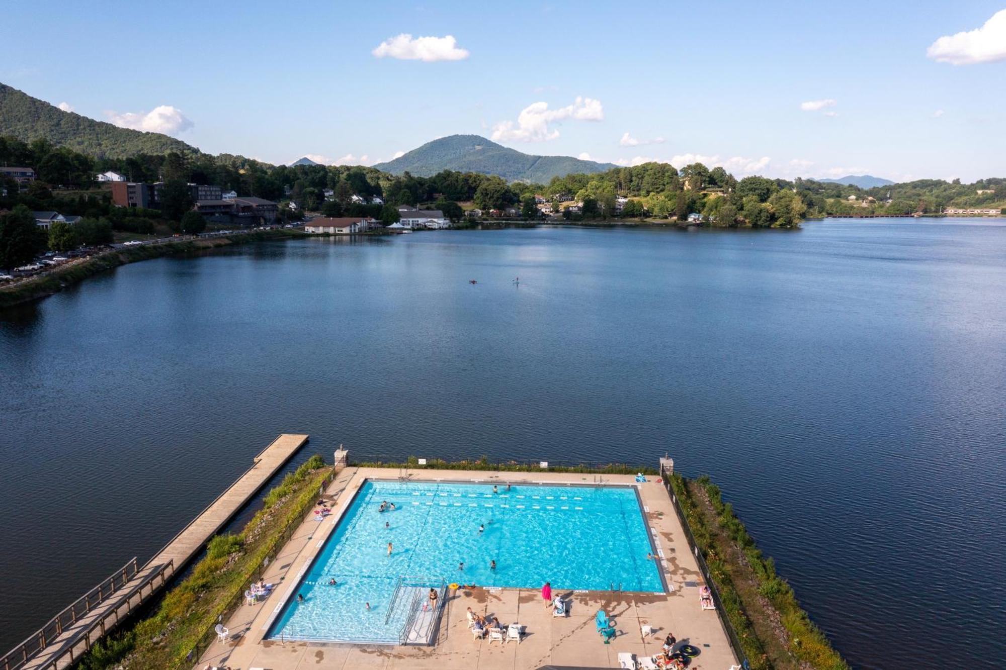 English Roses Lake Junaluska Bagian luar foto