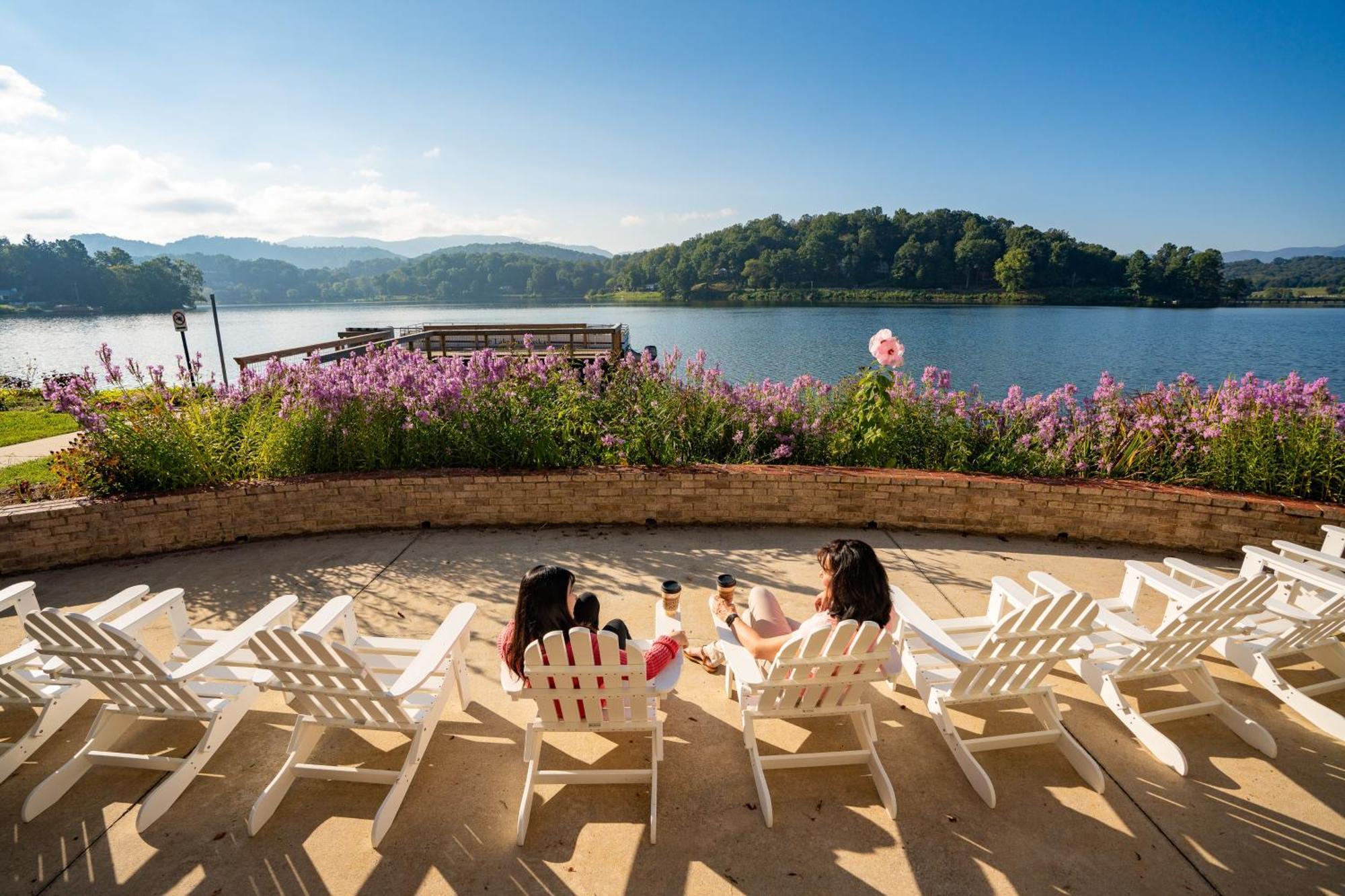 English Roses Lake Junaluska Bagian luar foto